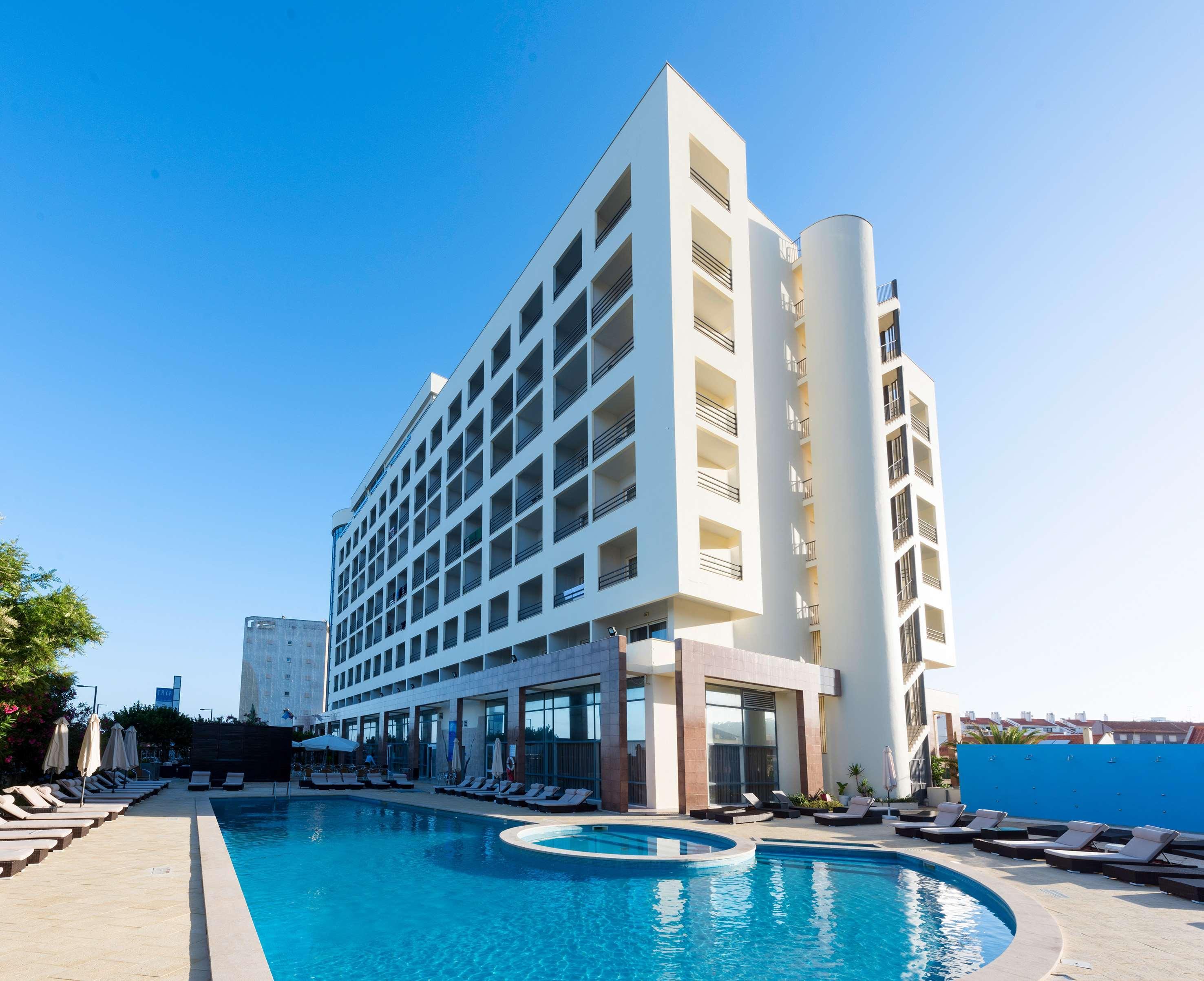 Отель Tryp By Wyndham Lisboa Caparica Mar Кошта-да-Капарика Экстерьер фото